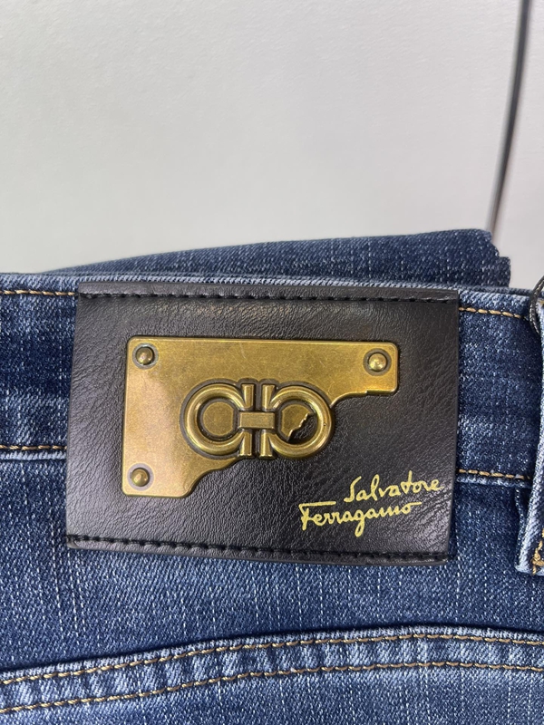 ブランドジーンズ細部ディテール